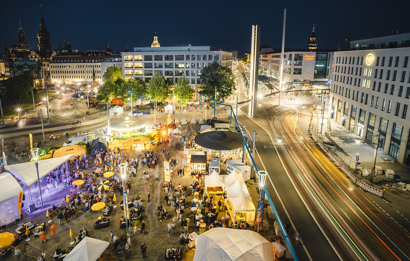 Blick Vom Riesenrad "wheel Of Vision" Auf Das Abendliche Dresden