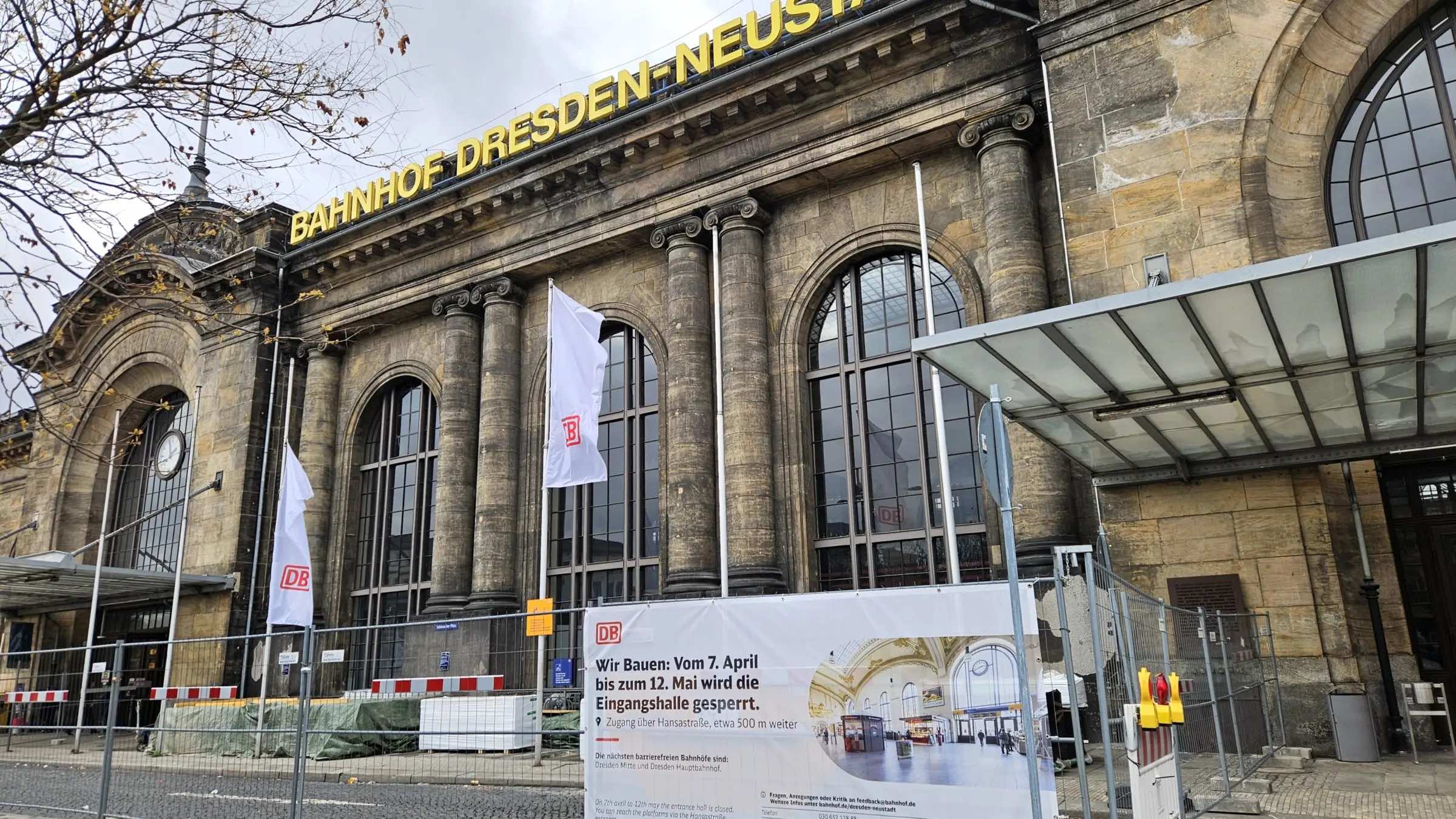 Bahnhof Neustadt Dresden mit Bauarbeiten und Sanierungen